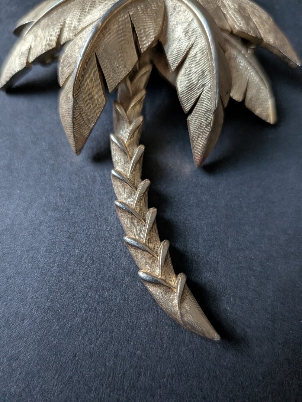 Crown Trifari Gold Tone Palm Tree Brooch Pin Vacation Jewelry - Picture 2 of 6